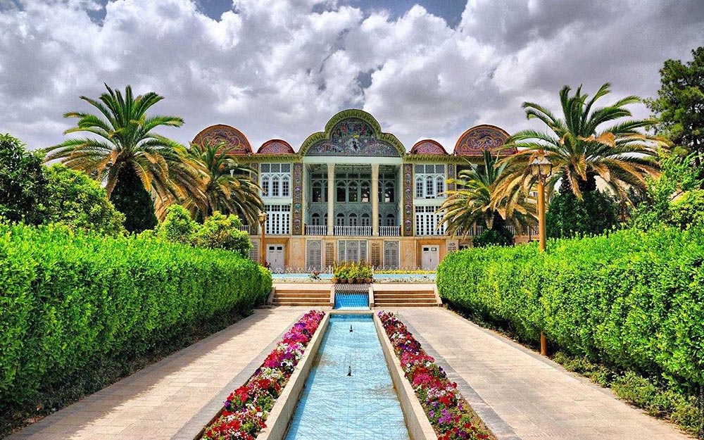 Persian Gardens: Feel 8 Persian Architecture and Exotic Paradises